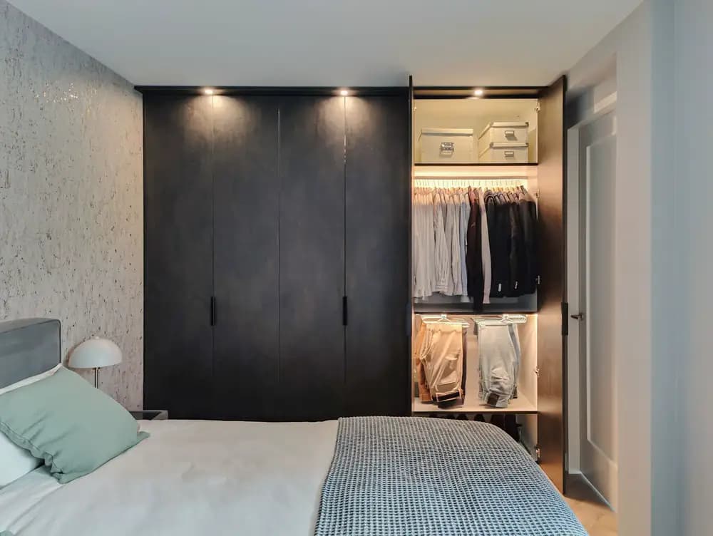 draaideurkast met verlichting